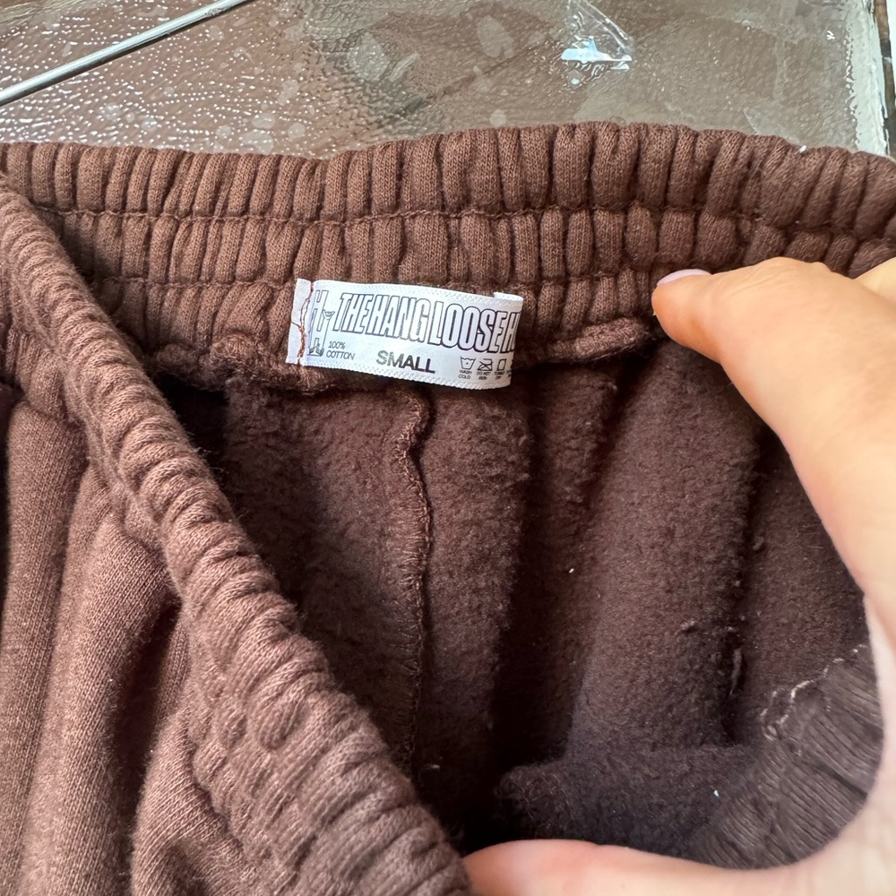 Alpha Phi Hang Loose Hut Set